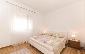 2 bedrooms, free WiFi - 2 bedroom stunning apartment in Rogoznica (Rogoznica)