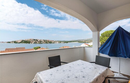 2 bedroom stunning apartment in Rogoznica