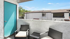 Property grounds - Landing | Spectacular 2BD, Courtyard (Paradise)