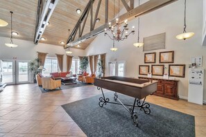 Lobby - Landing | Spectacular 2BD, Courtyard (Paradise)