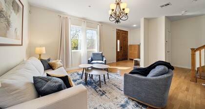 Stylish Mordern Retreat - 4 Beds house Free Onsite parking