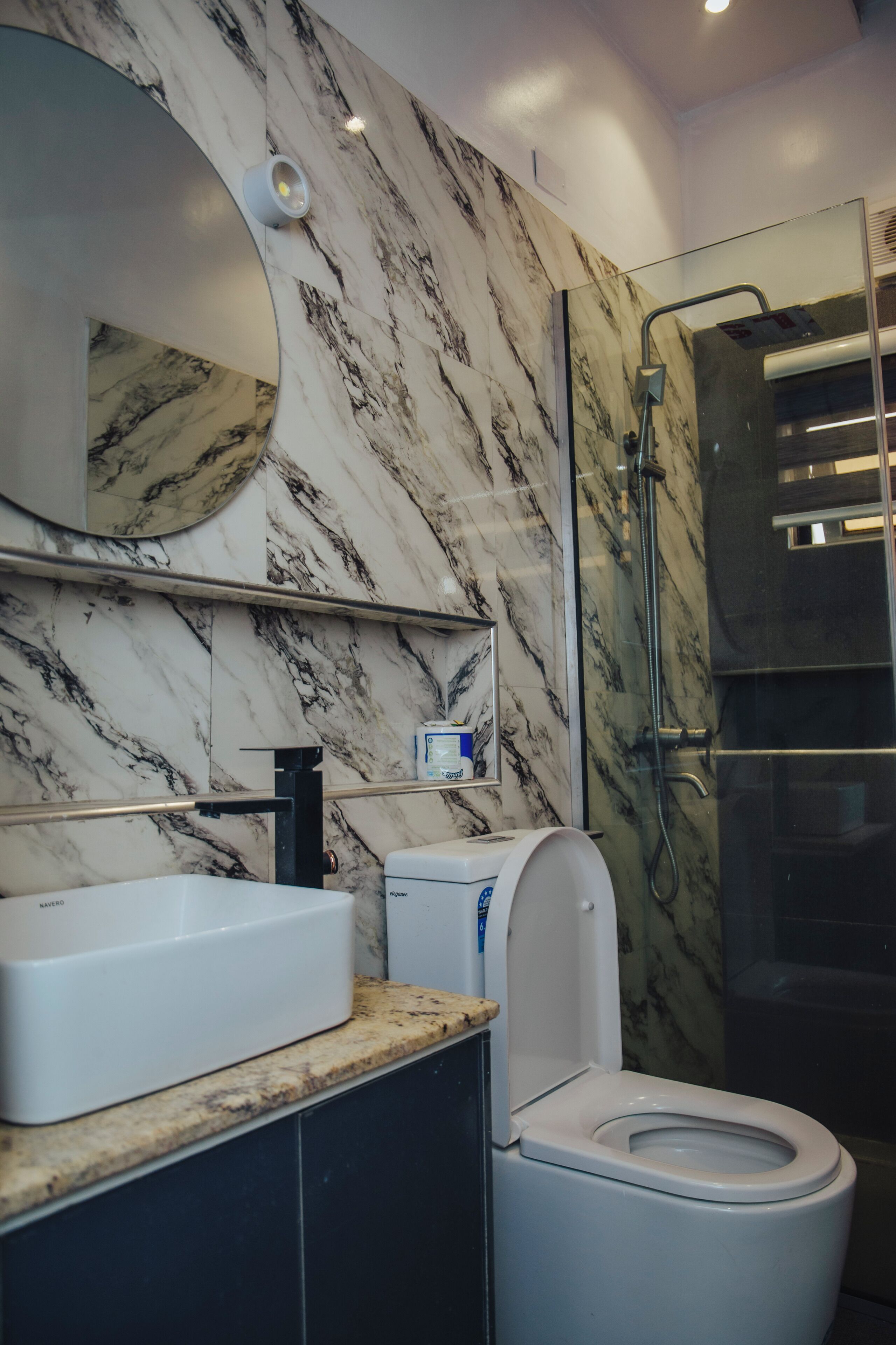 Double Room | Bathroom | Towels, soap, shampoo, toilet paper