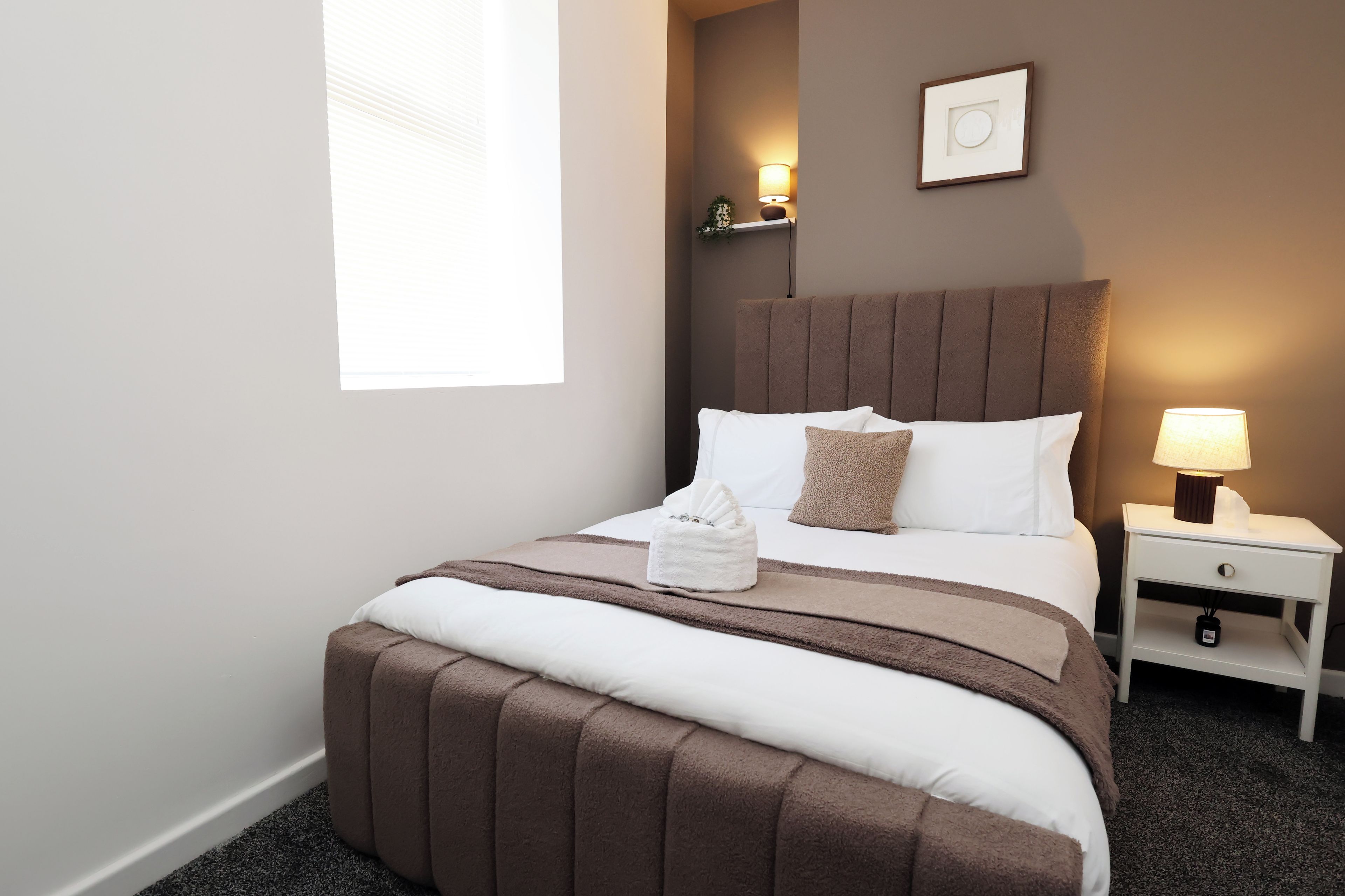 Iron/ironing board, WiFi, bed sheets
