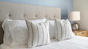2 bedrooms, desk, iron/ironing board, WiFi - Landing | Beautiful 2BD, Yoga Studio, Gym (Hickory)