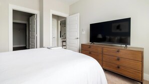 2 bedrooms, desk, iron/ironing board, WiFi - Landing | Stunning 2BD, Clubhouse, Yoga Studio (Hickory)