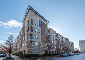 Exterior - Landing | Modern 2BD, Gym, Clubhouse (Houston)