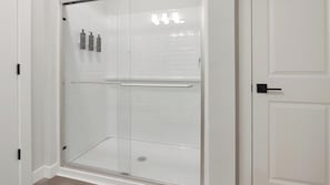 Bathroom - Landing | Stylish 2BD, Gym (Port Royal)