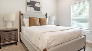 2 habitaciones, escritorio, tabla de planchar con plancha y wifi 