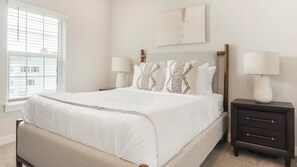 2 bedrooms, desk, iron/ironing board, WiFi - Landing | Stylish 2BD, Gym (Port Royal)