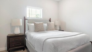 1 bedroom, desk, iron/ironing board, WiFi - Landing | Spectacular 1BD, Gym (Port Royal)