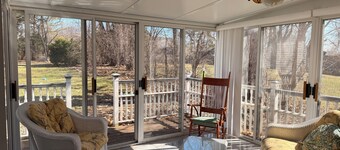 Suburban Home - Quiet & Safe Neighborhood