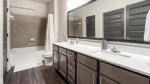 Bathroom - Landing | Amazing 2BD in Medical Center (San Antonio)