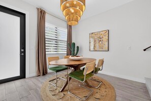 Dining - Modern Comfort for Groups | 2 Units Side by Side | Stadiums Nearby (Tampa)