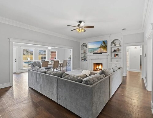 Luxury Family Home w/ Pool & Basketball Court