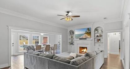 Luxury Family Home w/ Pool & Basketball Court