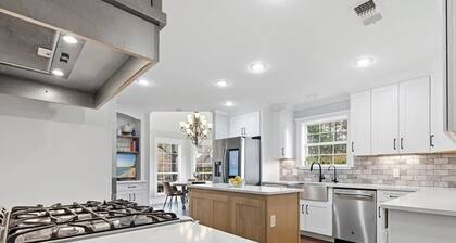 Luxury Family Home w/ Pool & Basketball Court