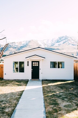 NEW! | Fully renovated! Fenced Bckyrd | Dog Frndly