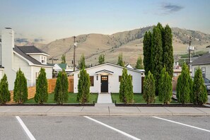 Exterior - NEW! | Fully renovated! Fenced Bckyrd | Dog Frndly (Chelan)
