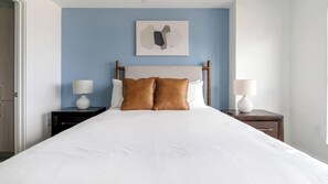 1 bedroom, desk, iron/ironing board, WiFi - Landing | Stunning 1BD, Pool (Miami)