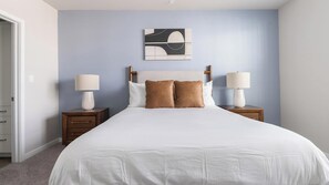 2 habitaciones, escritorio, tabla de planchar con plancha y wifi 