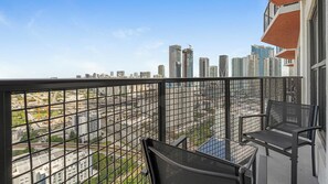 Property grounds - Landing | Spectacular 1BD, Pool (Miami)