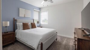 2 bedrooms, desk, iron/ironing board, WiFi - Landing | Spectacular 2BD, Pool, Clubhouse (Glendale)