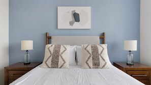 1 bedroom, desk, iron/ironing board, WiFi - Landing | Chic 1BD, Gym, Game Room (Houston)
