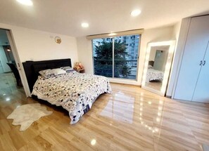 1 habitación, tabla de planchar con plancha y wifi gratis 