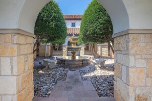 Terrace/patio - Landing | Incredible 3BD in Cityview (Fort Worth)