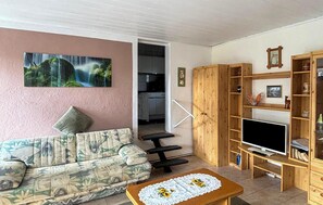TV - Beautiful home in Waren with WiFi (Waren)
