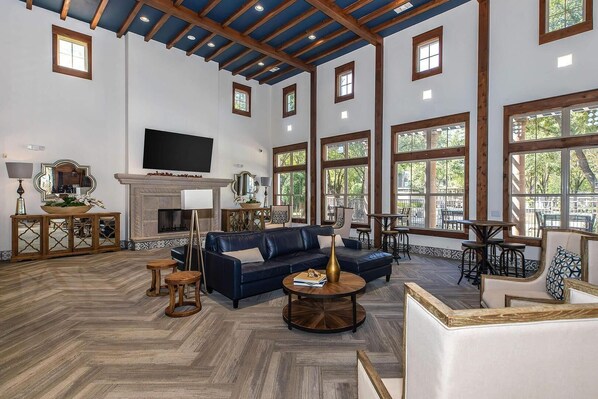 Smart TV - Landing | Chic 2BD in Cityview (Fort Worth)