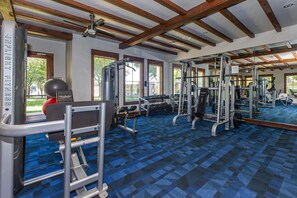 Fitness facility - Landing | Stylish 1BD in Cityview (Fort Worth)