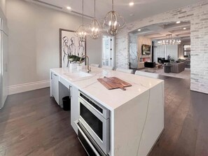 Interior - Landing | Spectacular Studio, Clubhouse (Houston)