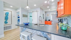House (Multiple Bedrooms) | Interior - Barefoot and Salty & Tequila Tides by Avantstay. Sleeps 20 2 Homes + Dual Pools + Golf Cart 5 Min to Beach Port Aransas (Port Aransas)