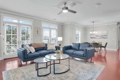 House (6 Bedrooms) | Interior