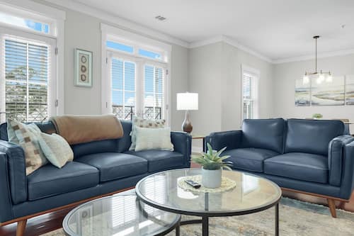 House (6 Bedrooms) | Interior