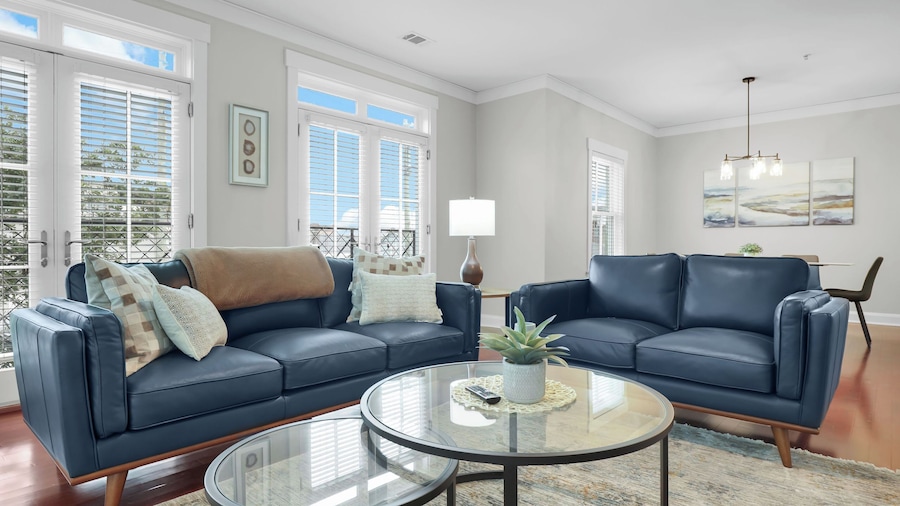 2 Units w/ Free Parking Walkable Historic District The Juliette by Avantstay