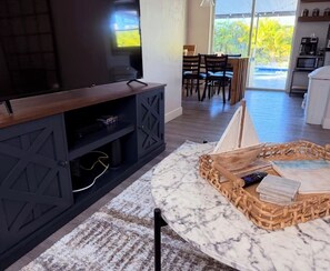 Interior - Guest Favorite! Tropical Home Heated Pool, 3 Bedrooms, 2 Bathrooms, Fenced Yard (Largo)