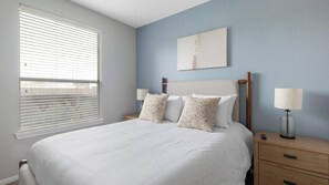 2 habitaciones, escritorio, tabla de planchar con plancha y wifi 