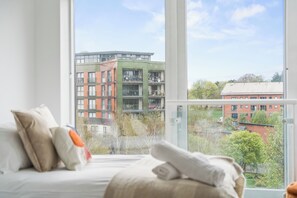 2 slaapkamers, een strijkplank/strijkijzer, wifi, beddengoed