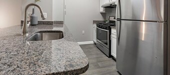 Landing | Amazing 1BD, Gym, Courtyard