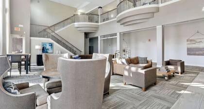 Landing | Amazing 1BD, Courtyard, Gym