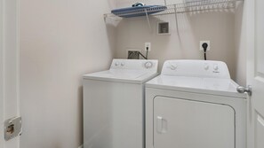Interior - Landing | Spectacular 1BD, Courtyard, Gym (Columbia)