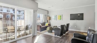 Landing | Chic 1BD, Courtyard, Gym