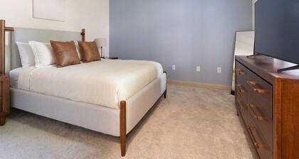 Landing | Beautiful 1BD, Gym, Courtyard