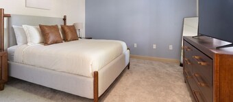 Landing | Beautiful 1BD, Gym, Courtyard