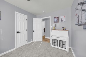 Interior - Merry Melly, The Midtown Charmer! Close to Midtown, downtown, freeway, airport (Reno)