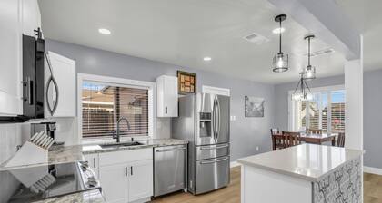 Merry Melly, The Midtown Charmer! Close to Midtown, downtown, freeway, airport