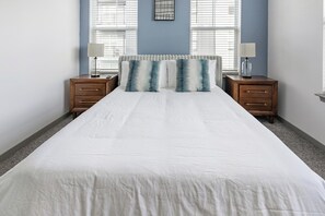 2 Schlafzimmer, Schreibtisch, Bügeleisen/Bügelbrett, WLAN