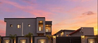 Diehl. Luxury apartment. 6 travelers. Swimming pool. Near airport